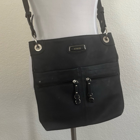 Rosetti Black Crossbody Bag with Adjustable Strap and Casual Design - Picture 2 of 11